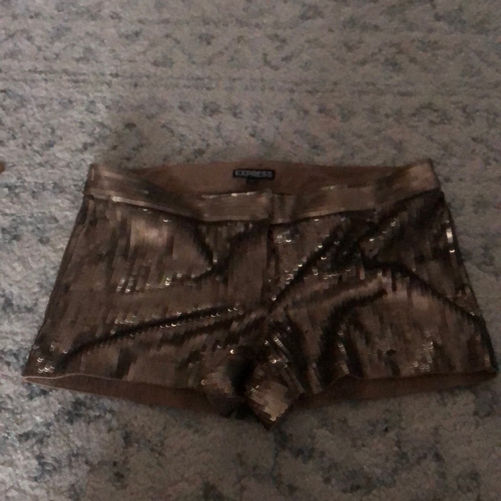 Express size 2 gold sequined shorts!